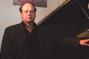 Picture of Jeremy Cooke, Pianist Repetiteur