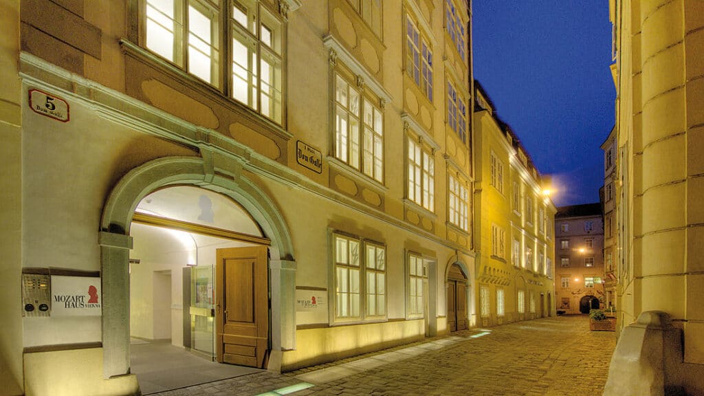 Vienna Opera Academy / Festival performs at the historic Mozarthaus in Vienna.